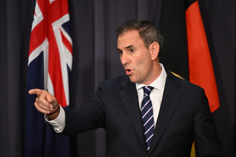 The Point Live: Tim Wilson's fuel excise gaffe; Australia's "consular crisis"; Economy grows faster than expected; PM's "boss move"